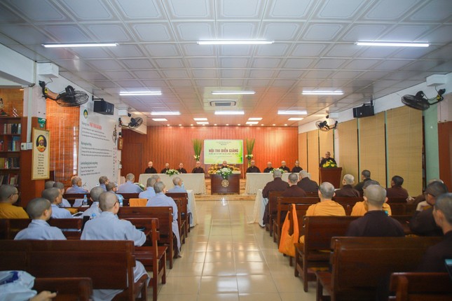 Quang cảnh khai mạc hội thi diễn giảng tại hội trường chùa Vạn Đức Quang cảnh khai mạc hội thi diễn giảng tại hội trường chùa Vạn Đức