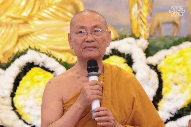 Trưởng lão Hòa thượng Viên Minh huấn từ đến các giới tử