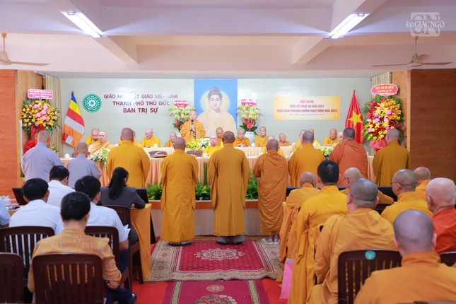 Hòa thượng Thích Lệ Trang phát biểu chỉ đạo tại hội nghị