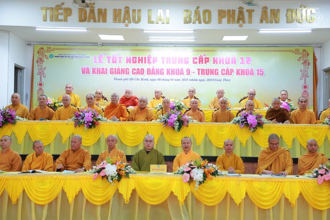 Chư tôn đức chứng minh tham dự