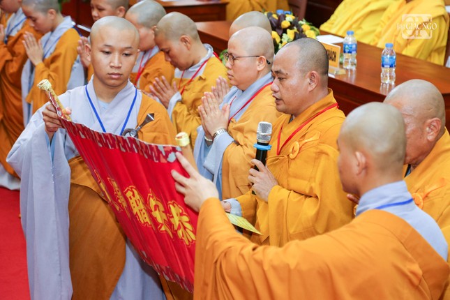 Đại diện Ban Kiến đàn cung an chức sự