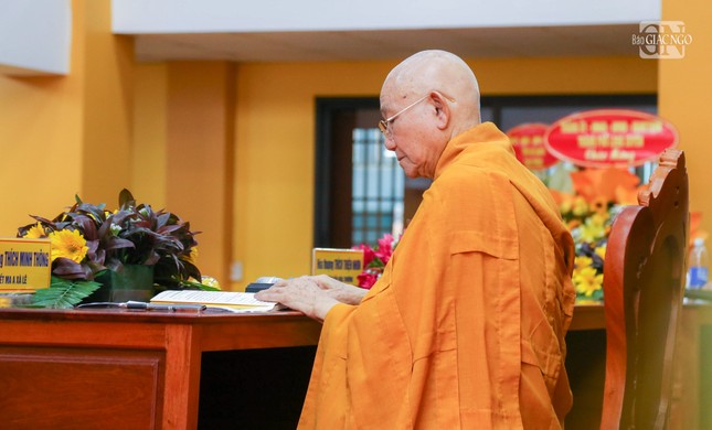 Trưởng lão Hòa thượng Thích Minh Thông đương vi Yết-ma A-xà-lê Trưởng lão Hòa thượng Thích Minh Thông đương vi Yết-ma A-xà-lê