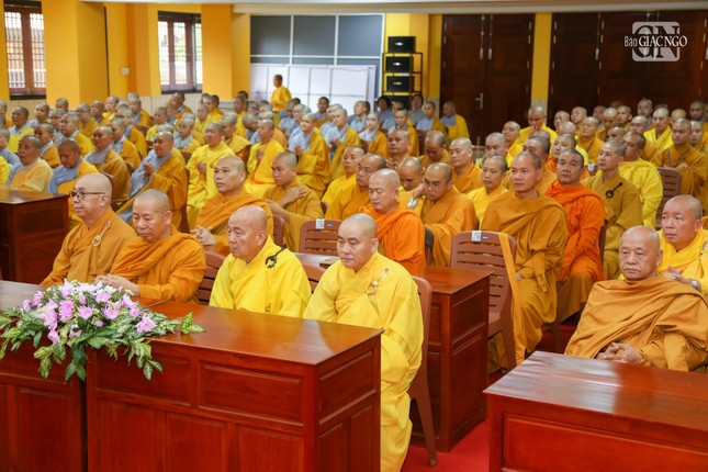 Chư tôn đức tham dự