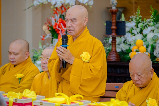 Hòa thượng Thích Nhựt Hỷ ban đạo từ tại buổi lễ Hòa thượng Thích Nhựt Hỷ ban đạo từ tại buổi lễ