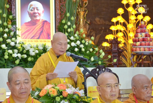 Trưởng lão Hòa thượng Thích Thiện Nhơn, Phó Pháp chủ Hội đồng Chứng minh, Chủ tịch Hội đồng Trị sự phát biểu chỉ đạo