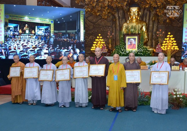 ...cho các thành viên