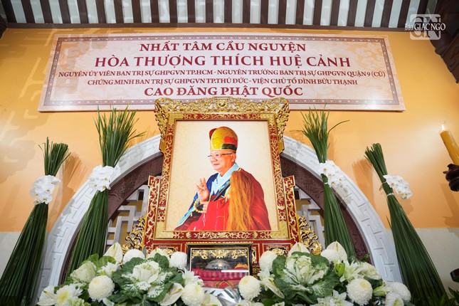 Hoà thượng Thích Huệ Cảnh nguyên Ủy viên Ban Trị sự GHPGVN TP.HCM; Chứng minh Ban Trị sự GHPGVN TP.Thủ Đức; nguyên Trưởng ban Trị sự GHPGVN Q.9 (cũ) nhiệm kỳ II, III, IV, V; nguyên Đại biểu Hội đồng Nhân dân, nguyên Ủy viên Ủy ban MTTQVN Q.9 (cũ); viện chủ tổ đình Bửu Thạnh, TP.Thủ Đức. Hoà thượng Thích Huệ Cảnh nguyên Ủy viên Ban Trị sự GHPGVN TP.HCM; Chứng minh Ban Trị sự GHPGVN TP.Thủ Đức; nguyên Trưởng ban Trị sự GHPGVN Q.9 (cũ) nhiệm kỳ II, III, IV, V; nguyên Đại biểu Hội đồng Nhân dân, nguyên Ủy viên Ủy ban MTTQVN Q.9 (cũ); viện chủ tổ đình Bửu Thạnh, TP.Thủ Đức.