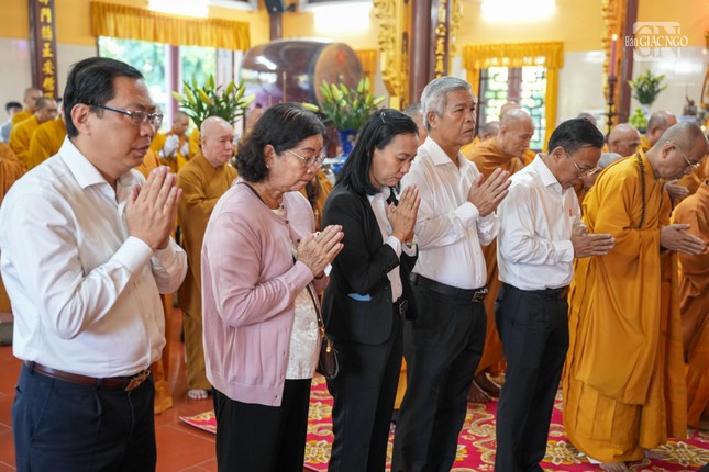 Lãnh đạo chính quyền TP.Thủ Đức và P.Long Trường tham dự lễ nhập kim quan Lãnh đạo chính quyền TP.Thủ Đức và P.Long Trường tham dự lễ nhập kim quan