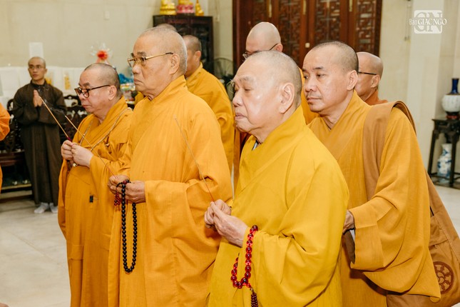 Trưởng lão Hòa thượng Thích Thiện Pháp, Ủy viên Thường trực Hội đồng Chứng minh, Phó Chủ tịch Thường trực Hội đồng Trị sự cùng Trưởng lão Hòa thượng Thích Lãng Huỳnh, Thành viên Hội đồng Chứng minh quang lâm thắp hương tưởng niệm Hòa thượng Thích Thiện Quang, khai sơn chùa Kỳ Quang 3 - TP.Thủ Đức Trưởng lão Hòa thượng Thích Thiện Pháp, Ủy viên Thường trực Hội đồng Chứng minh, Phó Chủ tịch Thường trực Hội đồng Trị sự cùng Trưởng lão Hòa thượng Thích Lãng Huỳnh, Thành viên Hội đồng Chứng minh quang lâm thắp hương tưởng niệm Hòa thượng Thích Thiện Quang, khai sơn chùa Kỳ Quang 3 - TP.Thủ Đức