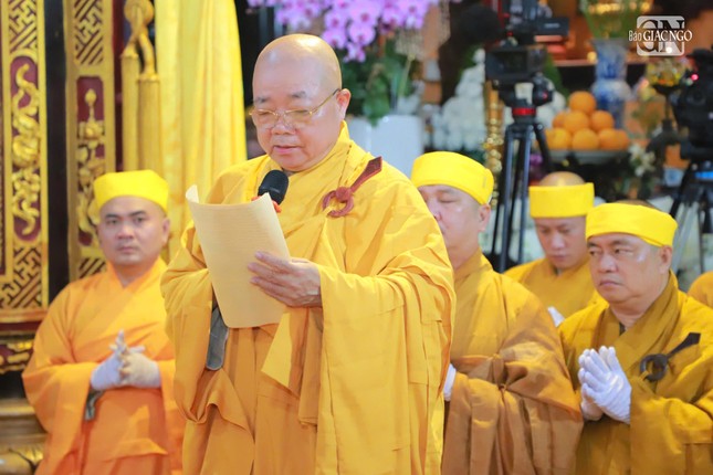 Hòa thượng Thích Thiện Hảo đọc lời tưởng niệm