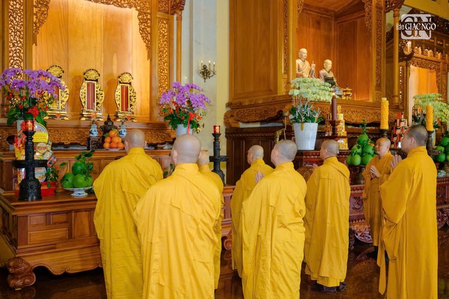 Thành kính tưởng niệm Trưởng lão Hòa thượng Thích Thiện Hào và Trưởng lão Hòa thượng Thích Từ Nhơn tại Việt Nam Quốc Tự Thành kính tưởng niệm Trưởng lão Hòa thượng Thích Thiện Hào và Trưởng lão Hòa thượng Thích Từ Nhơn tại Việt Nam Quốc Tự