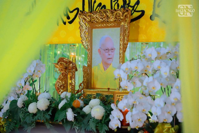 Kim quan Trưởng lão Hòa thượng Thích Từ Thông được cung thỉnh trở về nhập bảo tháp tại chùa Thanh Sơn (P.Long Bình) theo đúng di nguyện ngài đã hứa khả cùng Thượng tọa trụ trì chùa Thanh Sơn