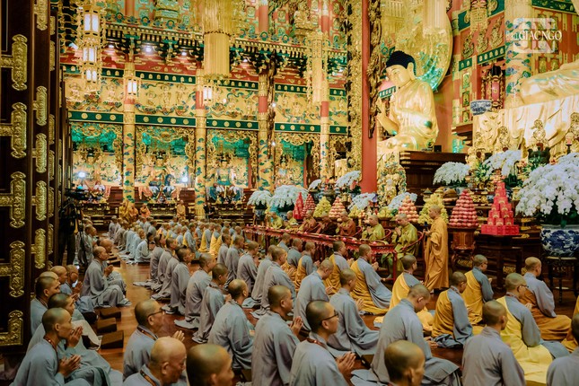 Giới tử Tăng tại chùa Minh Thành thi tụng luật - Ảnh: Anh Quốc