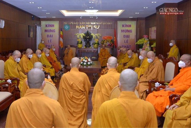 Ban Nghi lễ cung nghinh chư tôn giáo phẩm quang lâm cử hành lễ Tắm Phật Ban Nghi lễ cung nghinh chư tôn giáo phẩm quang lâm cử hành lễ Tắm Phật