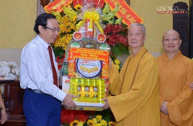 Bí thư Thành ủy TP.HCM Nguyễn Văn Nên chúc mừng Phật đản Bí thư Thành ủy TP.HCM Nguyễn Văn Nên chúc mừng Phật đản
