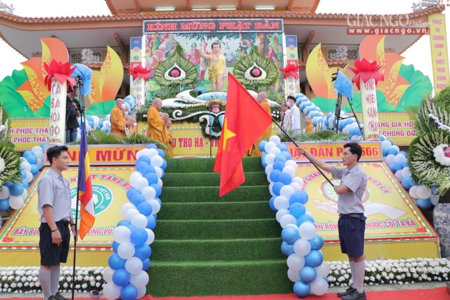 Nghi thức chào quốc kỳ, đạo kỳ Nghi thức chào quốc kỳ, đạo kỳ