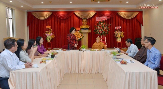 Bà Tô Thị Bích Châu đánh giá cao những hoạt động của Báo Giác Ngộ, đặc biệt trong công tác thông tin về Đại hội lần thứ X của Phật giáo TP.HCM vừa qua Bà Tô Thị Bích Châu đánh giá cao những hoạt động của Báo Giác Ngộ, đặc biệt trong công tác thông tin về Đại hội lần thứ X của Phật giáo TP.HCM vừa qua