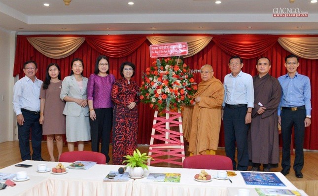 Lẵng hoa chúc mừng của Ủy ban MTTQVN TP.HCM Lẵng hoa chúc mừng của Ủy ban MTTQVN TP.HCM