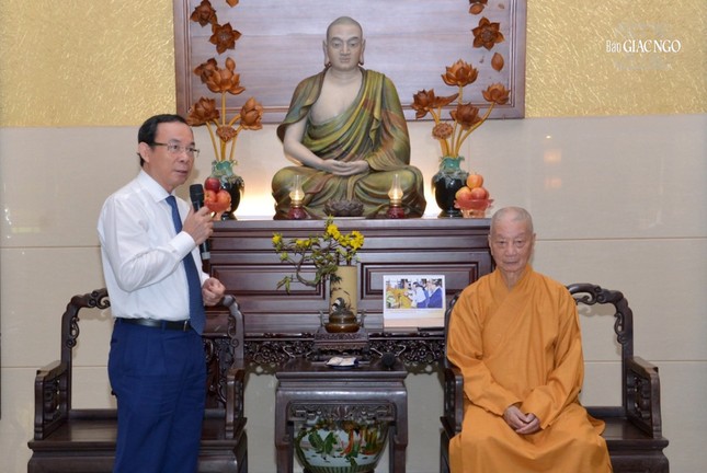 Bí thư Thành ủy TP.HCM Nguyễn Văn Nên đã có lời vấn an, chúc sức khỏe đến Đức Pháp chủ GHPGVN trước thềm Xuân Quý Mão Bí thư Thành ủy TP.HCM Nguyễn Văn Nên đã có lời vấn an, chúc sức khỏe đến Đức Pháp chủ GHPGVN trước thềm Xuân Quý Mão