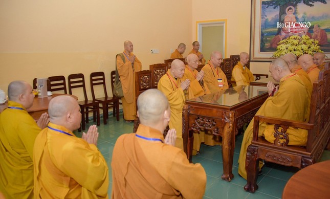 Tác bạch cung thỉnh chư tôn đức