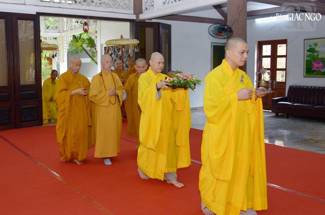 Cung đón Đức Pháp chủ quang lâm Cung đón Đức Pháp chủ quang lâm