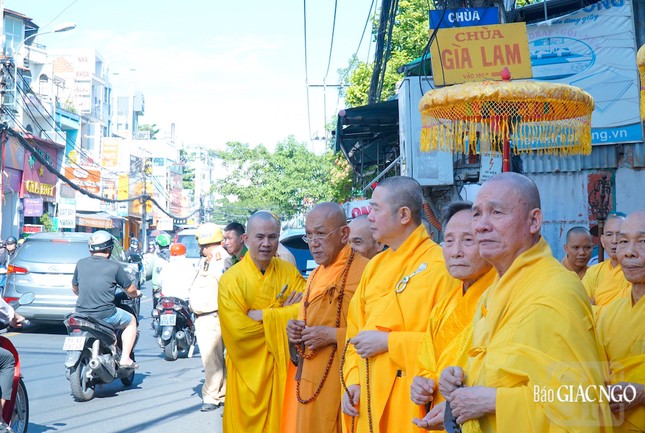 Đầu hẻm vào Quảng Hương Già Lam