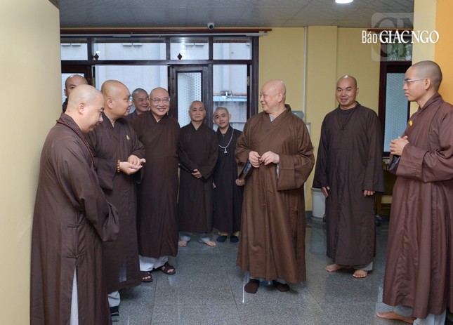 Hòa thượng Thích Lệ Trang thăm hỏi, sách tấn chư tôn đức hành giả khóa huân tu Hòa thượng Thích Lệ Trang thăm hỏi, sách tấn chư tôn đức hành giả khóa huân tu