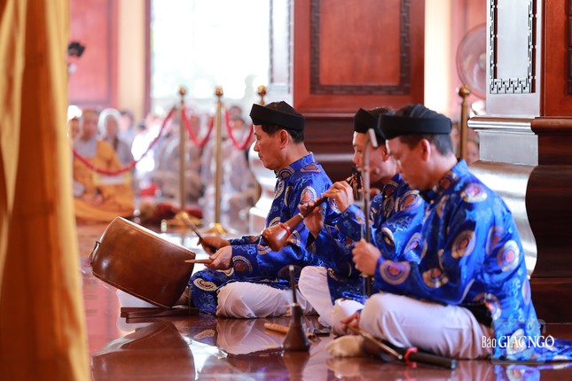 Dàn nhạc truyền thống của Phật giáo miền Trung Dàn nhạc truyền thống của Phật giáo miền Trung