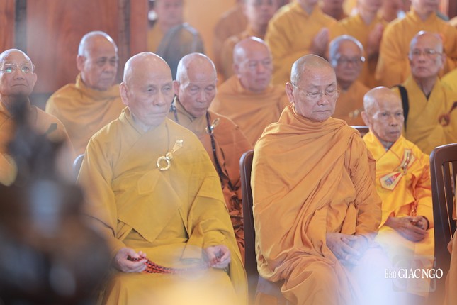 Nhị vị Phó Pháp chủ: Trưởng lão Hòa thượng Thích Giác Quang và Trưởng lão Hòa thượng Thích Viên Minh Nhị vị Phó Pháp chủ: Trưởng lão Hòa thượng Thích Giác Quang và Trưởng lão Hòa thượng Thích Viên Minh