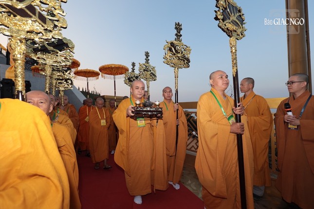 Cung nghinh chư tôn đức quang lâm