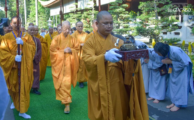 Đức Pháp chủ quang lâm phương trượng thiền viện Thường Chiếu Đức Pháp chủ quang lâm phương trượng thiền viện Thường Chiếu