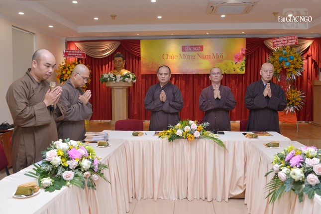 Chư tôn đức niệm Phật cầu gia bị