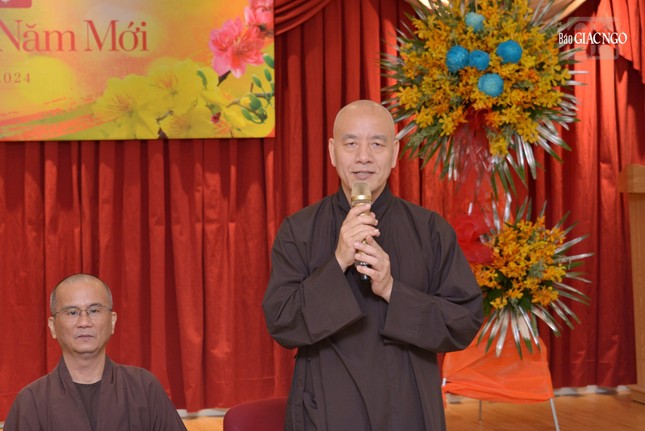 Đại đức Thích Nhuận Thường, người đã có nhiều năm gắn bó với khâu mỹ thuật của Báo Giác Ngộ chia sẻ