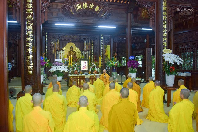 Công hạnh và ứng xử của Đại lão Hòa thượng lúc sinh thời là những bài học lớn mà ngài vẫn khắc ghi Công hạnh và ứng xử của Đại lão Hòa thượng lúc sinh thời là những bài học lớn mà ngài vẫn khắc ghi