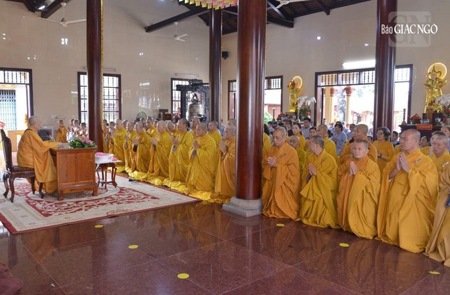 Lễ húy nhựt Tổ sư cũng là dịp chư Tăng Ni môn hạ tổ đình Linh Nguyên khắp nơi tề tựu về chốn Tổ