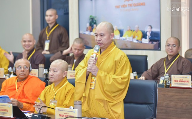 Thượng tọa Thích Đức Thiện trình bày lý do và nội dung phiên họp Thượng tọa Thích Đức Thiện trình bày lý do và nội dung phiên họp