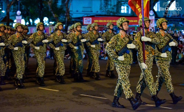 Với sự tham gia của các lực lượng thuộc quân đội nhân dân Việt Nam Với sự tham gia của các lực lượng thuộc quân đội nhân dân Việt Nam