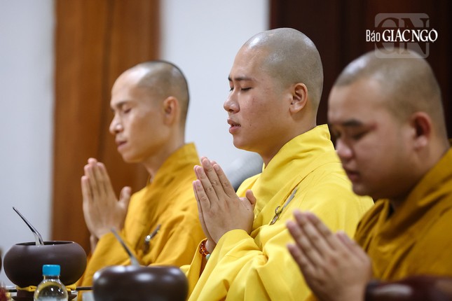 Mùa an cư, ngoài Tăng chúng trụ xứ tại chùa, chư Tăng ở một số nơi cũng quay về để xin nhập chúng, nương tựa tu học trong 3 tháng hạ Mùa an cư, ngoài Tăng chúng trụ xứ tại chùa, chư Tăng ở một số nơi cũng quay về để xin nhập chúng, nương tựa tu học trong 3 tháng hạ