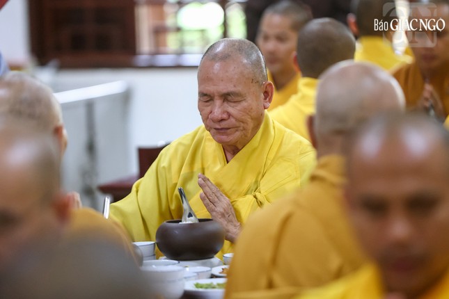 Hòa thượng Thích Nguyên Giác hiện là trụ trì đời thứ 3 của Quảng Hương Già Lam Hòa thượng Thích Nguyên Giác hiện là trụ trì đời thứ 3 của Quảng Hương Già Lam
