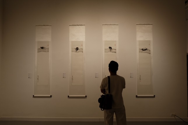 Bộ tranh với tên gọi &quot;Sinh - Lão - Bệnh - Tử&quot; chiếm vị trí đặc biệt tại triển lãm