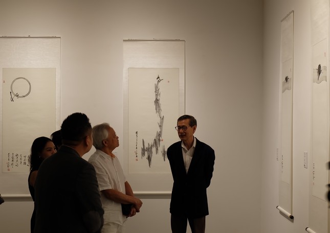 Sau rất nhiều cuộc triển lãm được tổ chức tại nhiều nước trên thế giới, đây là lần thứ 3, Trầm Kim Hòa quay trở lại quê hương