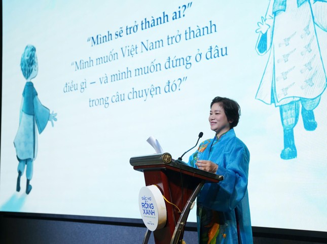 Tác giả Trần Tuệ Tri chia sẻ về những trải nghiệm, ý hướng và thông điệp quanh cuốn sách của mình tại buổi ra mắt Tác giả Trần Tuệ Tri chia sẻ về những trải nghiệm, ý hướng và thông điệp quanh cuốn sách của mình tại buổi ra mắt