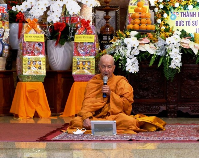 Hòa thượng Giác Ngộ đạo từ