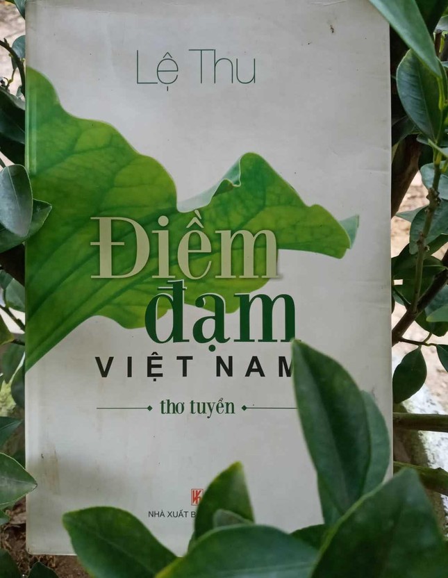 Tập thơ của Lệ Thu