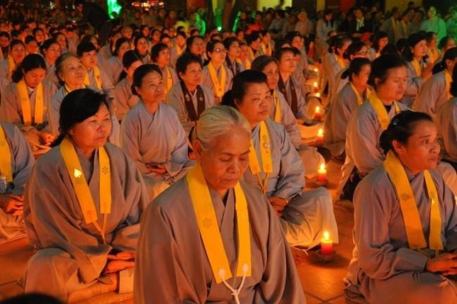 Phật tử đạo tràng Pháp Hoa miền Bắc trong lễ kỷ niệm Phật thành đạo năm 2015 Phật tử đạo tràng Pháp Hoa miền Bắc trong lễ kỷ niệm Phật thành đạo năm 2015