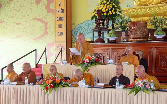 Hòa thượng Thích Nhật Quang ban đạo từ Hòa thượng Thích Nhật Quang ban đạo từ