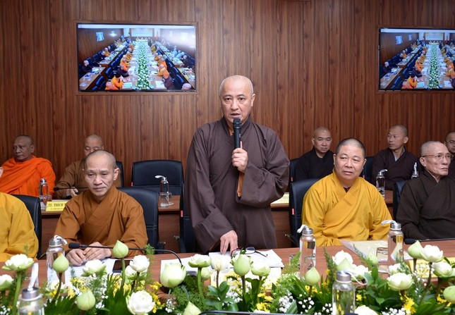 Hòa thượng Thích Huệ Thông trình dự thảo hoạt động Phật sự năm 2021 của GHPGVN Hòa thượng Thích Huệ Thông trình dự thảo hoạt động Phật sự năm 2021 của GHPGVN