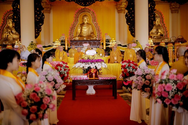 Lễ an vị kim thân tôn tượng Đức Phật Thích Ca Mâu Ni Lễ an vị kim thân tôn tượng Đức Phật Thích Ca Mâu Ni