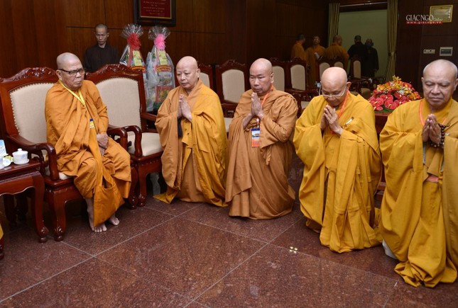 Chư tôn đức Ban Trị sự dâng lời tác bạch khánh tuế chư vị giáo phẩm Trưởng lão Hòa thượng Chư tôn đức Ban Trị sự dâng lời tác bạch khánh tuế chư vị giáo phẩm Trưởng lão Hòa thượng