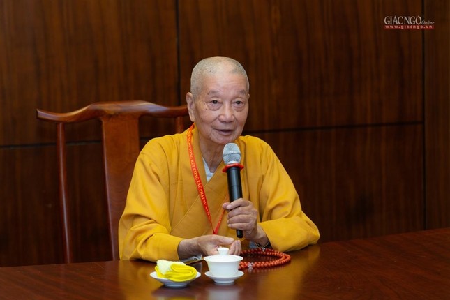 Trưởng lão Hòa thượng Thích Trí Quảng chủ trì buổi họp - Ảnh: Anh Quốc